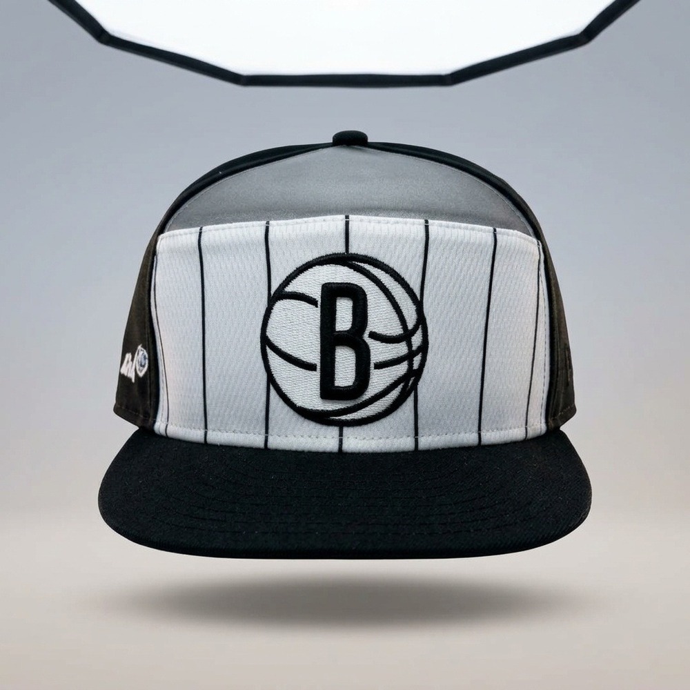New Era 9FIFTY Brooklyn Nets Hat White Pinstripe Snapback Cap M/L Mens NWOT